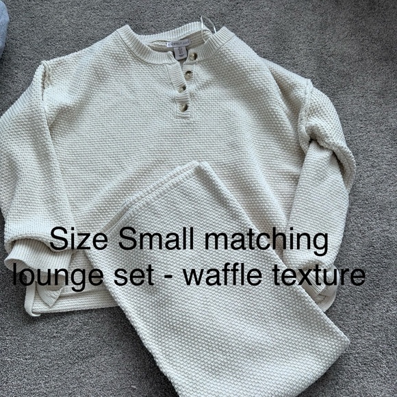 Matching Beige Lounge Set - Picture 1 of 1